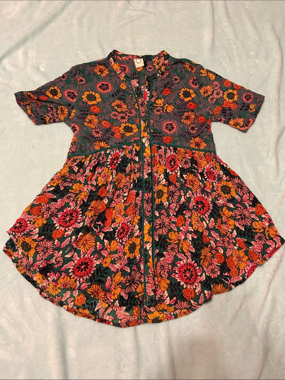 Anthropologie Floral Button-Front Flowy Embroidered Top in Green, Red Orange.